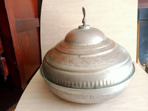 Ancienne assiette Tebsi Achaouette en cuivre avec Nedjma wa Hlale LIQUIDATION