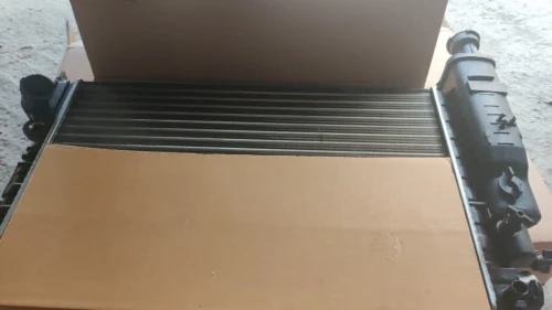 Radiateur voiture Renault & Peugeot 