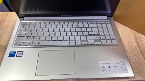 Asus vivobook X1504VA CORE 5 120U/8Go/512Go