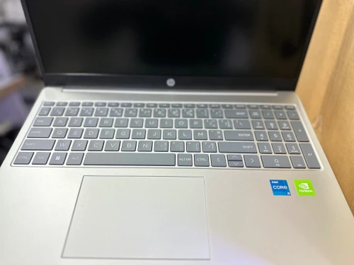 Hp 15 i5 1335U/8Go/512Go/NVIDIA MX570 2 Go