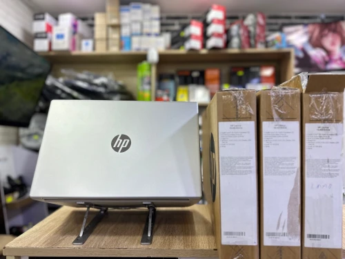 Hp 15 i5 1335U/8Go/512Go/NVIDIA MX570 2 Go