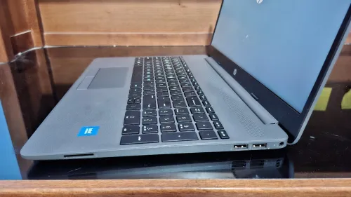 LAPTOP HP 250 G9  NEUF NON UTILISÉ