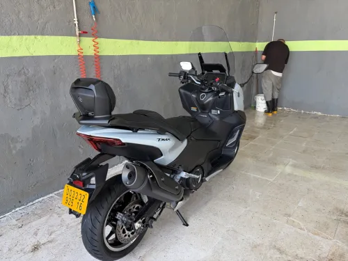 Yamaha Tmax 2025