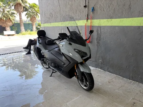 Yamaha Tmax 2025