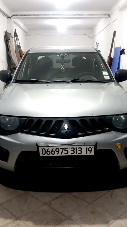 Mitsubishi L200 2013 Doube cabine Evolution