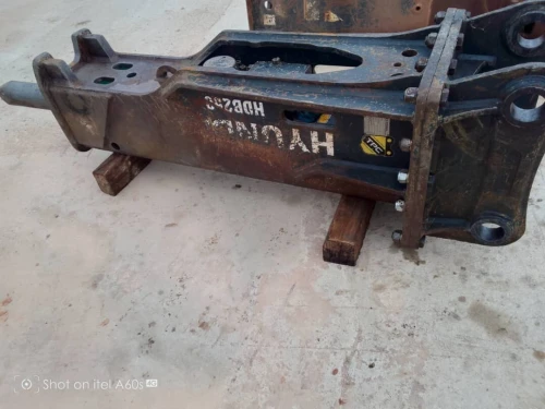 a vendre brise roche hyundai B250 HDB 250