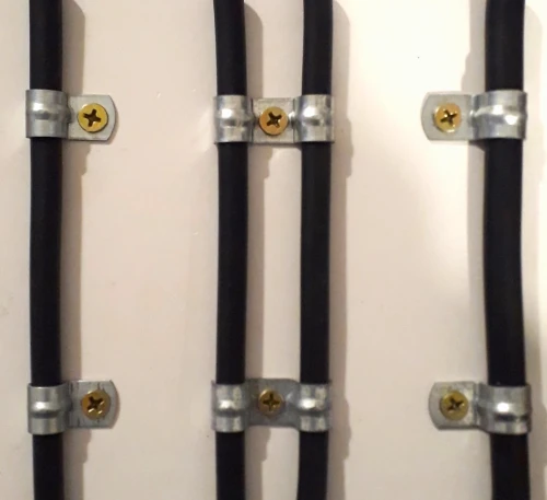 Collier de fixation rapide Hills - Fixation sécurisée et durable pour tous vos câbles