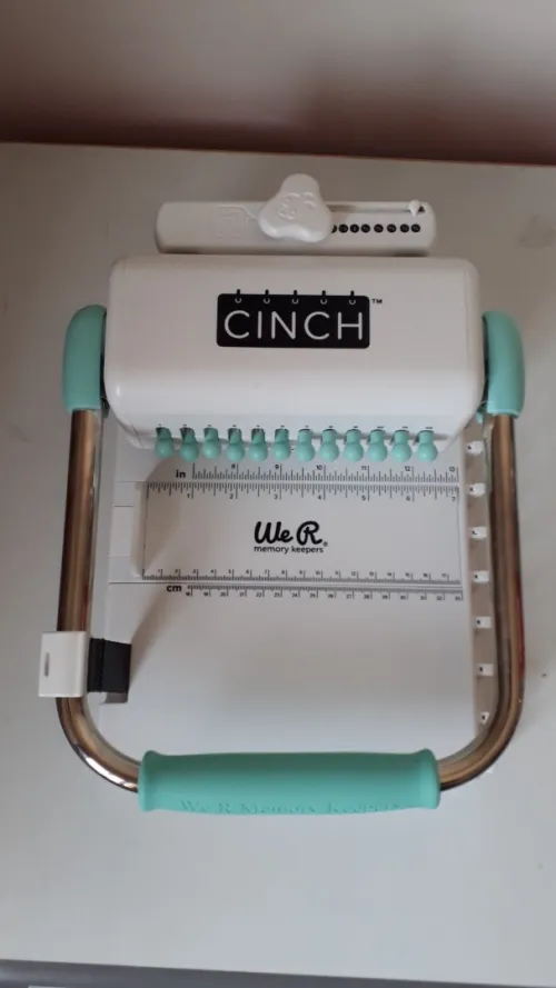 Relieuse Cinch - We r memory keepers