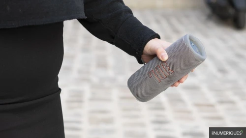 Enceinte JBL flip6 30W-12h d'autonomie - étanchéité (eau et poussière) -blutooth 5.1 (GRIS OU BLANC)