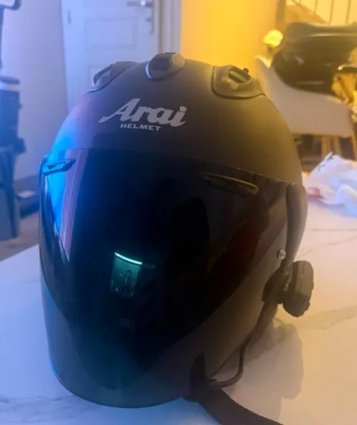 Deux casques - ARAI - MT COSMO