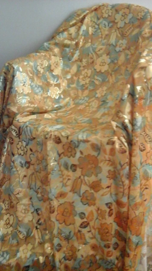 coupons de tissus à vendre pour robe de soirée ou blouza
