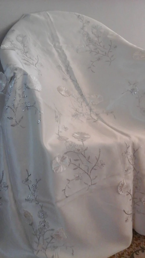 coupons de tissus à vendre pour robe de soirée ou blouza