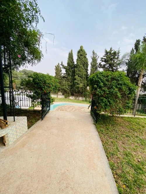 Cherche location Villa Alger Ben aknoun
