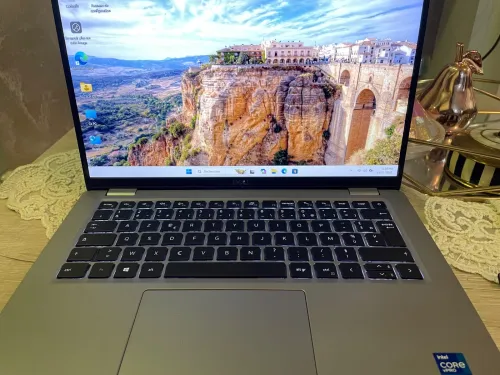 Dell latitude i7 11gen 16/256 batterie neuve