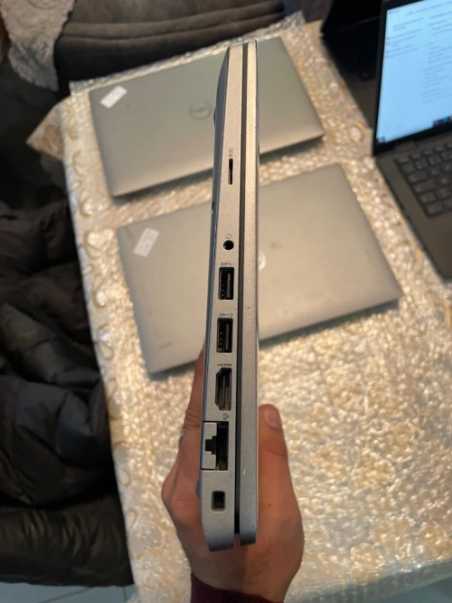 Dell latitude i7 11gen 16/256 batterie neuve