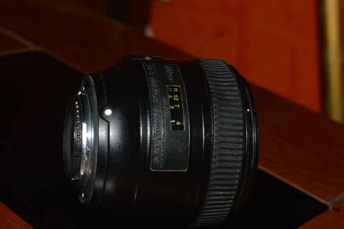 Nikkor 85 mm 1.8 g bonne état