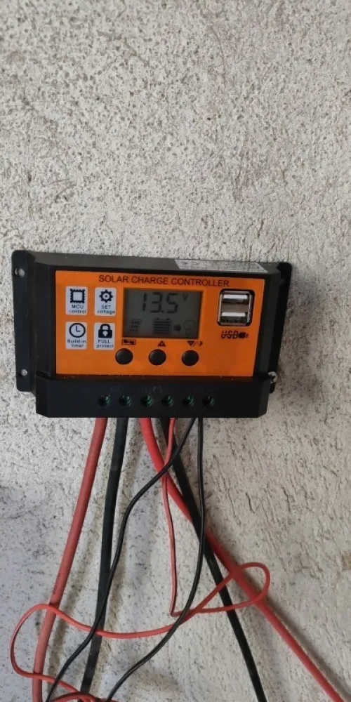 chargeur solaire 100A