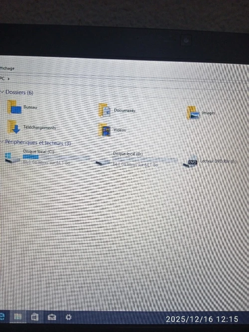 Laptop mq dell i3 SSD, RAM 4 128 go,, carte graphique.