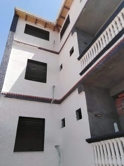 Monocouche et mocheté écrasé façade 