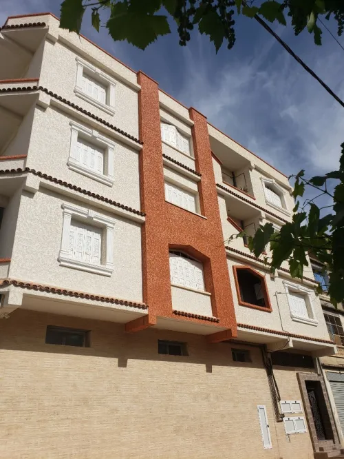 Monocouche et mocheté écrasé façade 