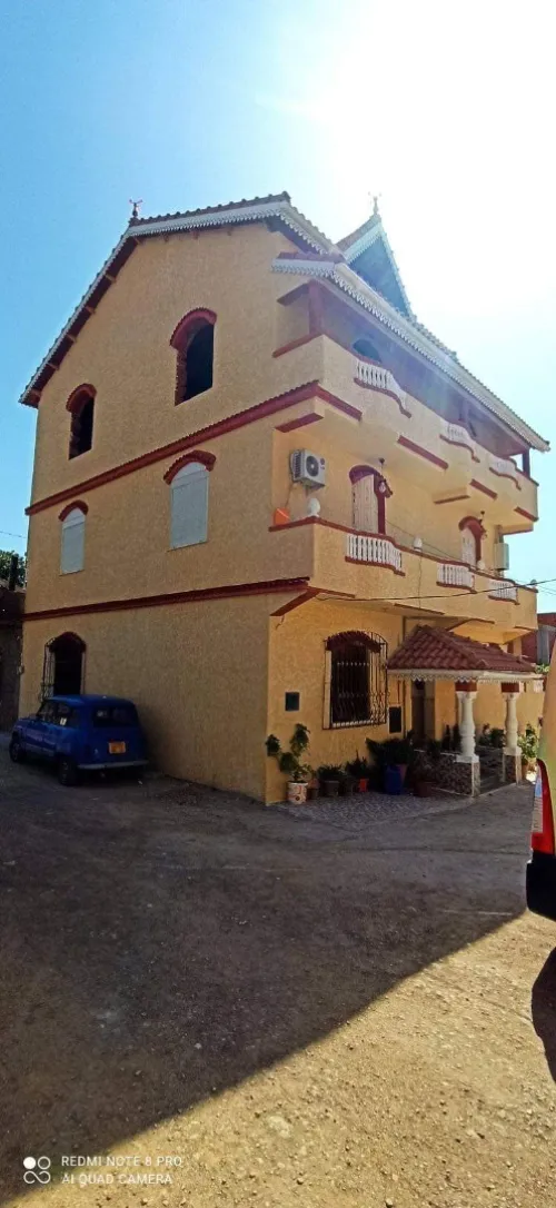 Monocouche et mocheté écrasé façade 