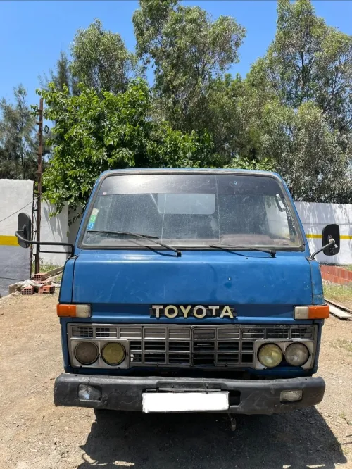 Toyota Bu30 a baine 1984