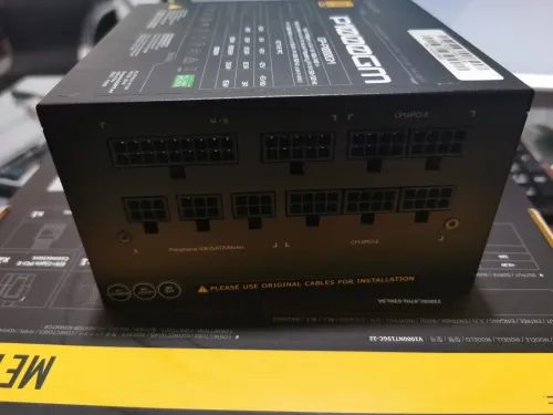 Gigabyte P1000GM  1000W 80+ Gold