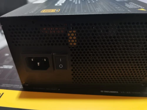 Gigabyte P1000GM  1000W 80+ Gold