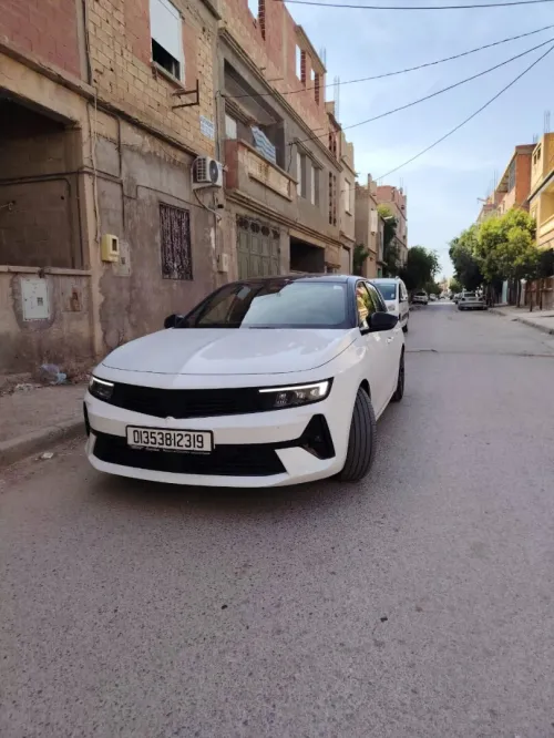 Opel Astra 2023 