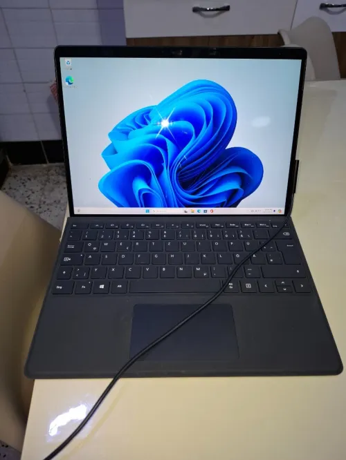 Surface pro 8