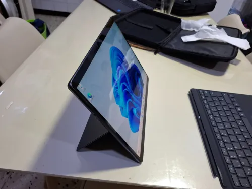 Surface pro 8