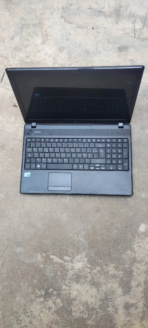 Acer i3 ram 4/500 g