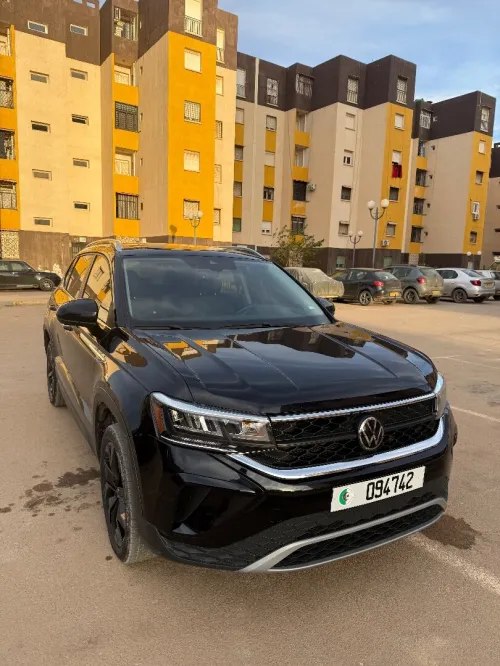 Volkswagen Taos 2022 SE Black 
