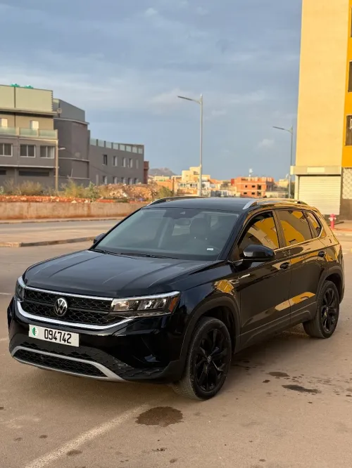 Volkswagen Taos 2022 SE Black 