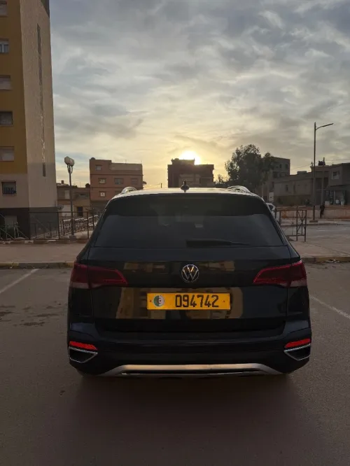 Volkswagen Taos 2022 SE Black 