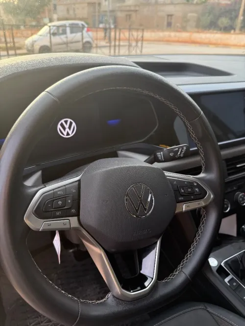 Volkswagen Taos 2022 SE Black 