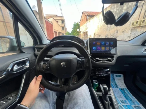 Peugeot 208 2015 208