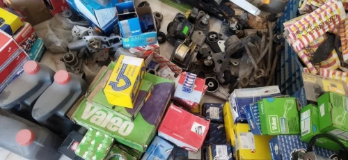 lot pieces لو بياس بيجو رونو سيارات قديمة جديدة 
