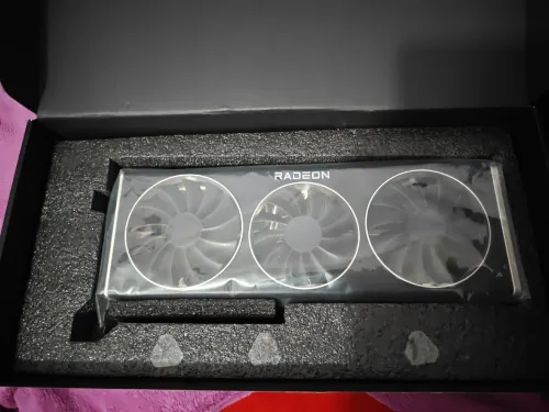 XFX AMD Radeon RX 6950 XT MERC Black
