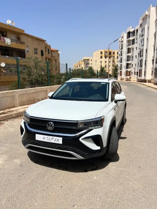Volkswagen Taos 2022 SE Black 