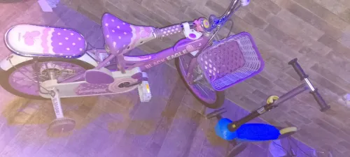 Vélo fille et trottinette bitwin