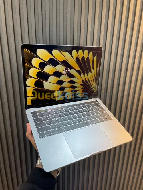 MACBOOK PRO 2019 I5 8GB 256GB SSD ECRAN 13"2K