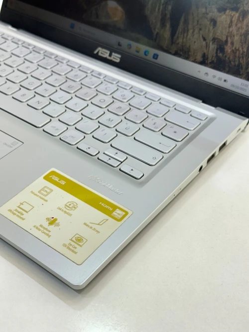 ASUS VIVOBOOK 14 i3-1115G4 8GB 512 SSD ECRAN 14"FHD