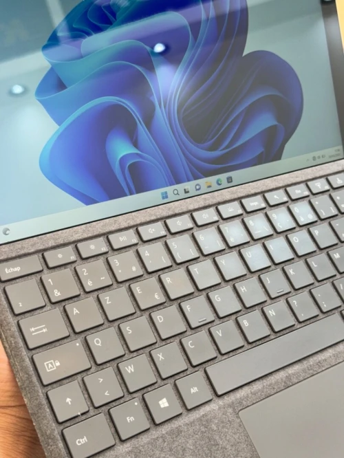 SURFACE PRO 7 i7-1065G7 16GB 256 SSD TACTILE DÉTACHABLE ECRAN 12.5"2K 