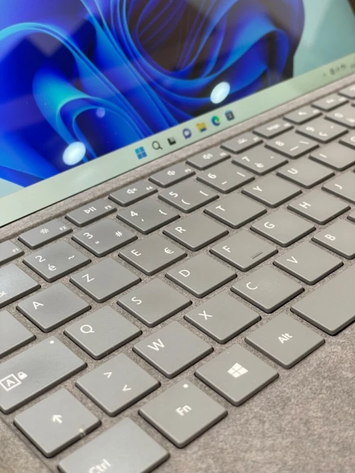 SURFACE PRO 7+ i5-1135G7  16GB 256 SSD TACTILES DÉTACHABLE ECRAN 12.5"2k