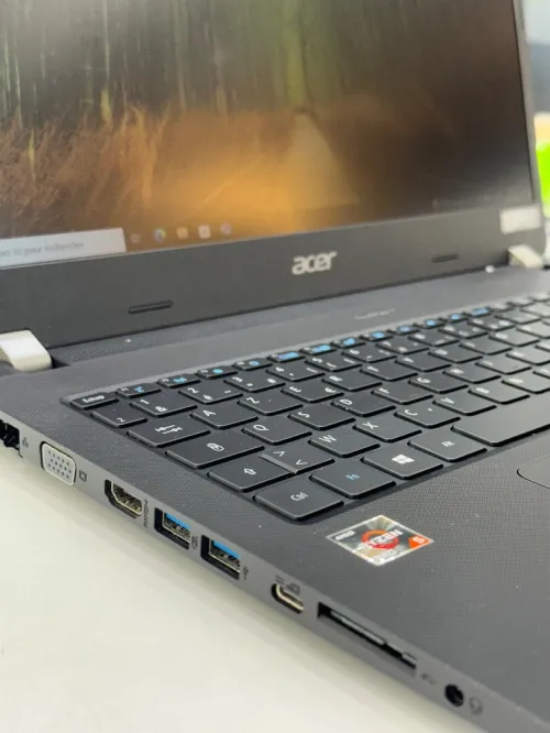 Acer TRVELMATE 15 Ryzen 5Pro 4500U 8GB 256 SSD ECRAN 15"Fhd