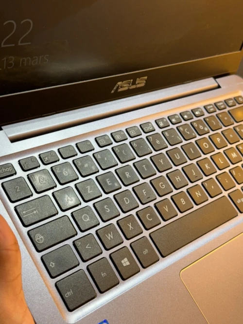 ASUS VIVBOOK S14 I5 8350U 8GB 128 SSD +1TB HHD 
