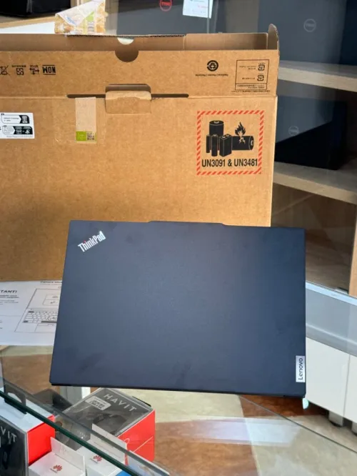 LENOVO THINKPAD E14 RYZEN 5 7365U 16GB 512 GB SSD ECRAN 14"FHD NEUF SOUS EMMBLAGE