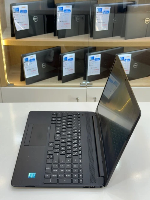HP LAPTOP 15 i3-1115G4 8GB 256 SSD ECRAN 15"FHD