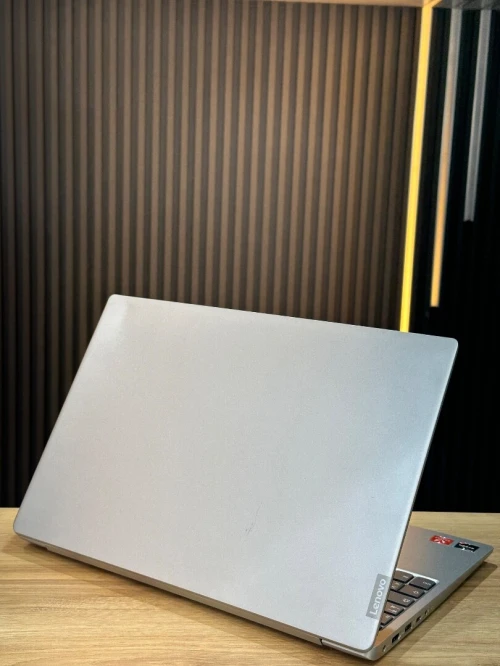 LENOVO IDEAPAD 330s RYZEN 5 2500U 8GB 128GB SSD ECRAN 15"